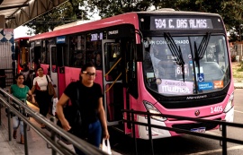 Ônibus da Mulher registra mais de 8 mil embarques na primeira semana de operação