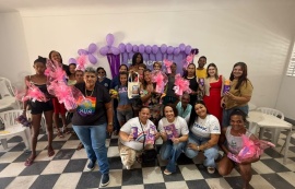 Ação do Agosto Lilás orienta população em situação de rua sobre violência contra a mulher