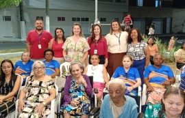 Cidade da Pessoa Idosa realiza jantar natalino para acolhidos