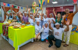 Alunos do Acessuas realizam feira de comidas típicas de São João