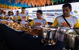 Garis que trabalharam no São João Massayó participaram de café da manhã especial