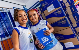 Secretaria de Educação de Maceió inicia distribuição de novos kits de materiais na rede pública
