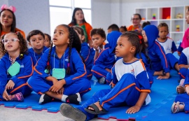 Centenas de famílias celebram chegada de novo Gigantinhos Bilíngue no Benedito Bentes