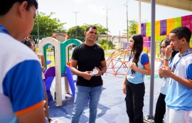Alunos no comando: projeto da Educação transforma alunos em “secretários por um dia”