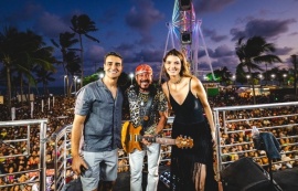 Arrastão com Bell Marques movimenta a orla de Maceió nesta quinta-feira, 1° de janeiro