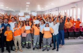 JHC entrega certificados do Praça é Massa e destaca transformação social para quem vivia em vulnerabilidade