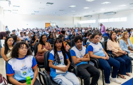 Poema escrito por estudante vira inspiração para debate sobre bullying nas escolas de Maceió