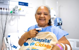 “Foi um atendimento mil”: após infarto, paciente passa por cateterismo no Hospital da Cidade e se emociona com acolhimento recebido