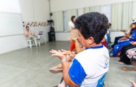 “Temos que nos cuidar”: aluna da EJAI de Maceió destaca importância de palestras do Outubro Rosa