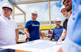 “Mais uma grande obra saindo do papel”, diz prefeito Rodrigo Cunha durante vistoria ao Mercado do Jacintinho
