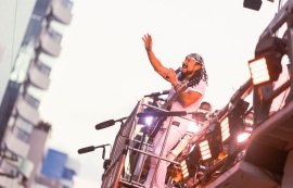 Bell Marques comanda arrastão na orla marítima no primeiro dia do ano em Maceió