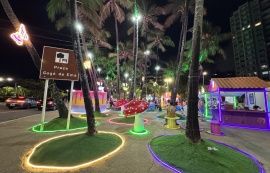 Vila das Crianças encanta o público com atrações instagramáveis, luzes e brinquedos acessíveis