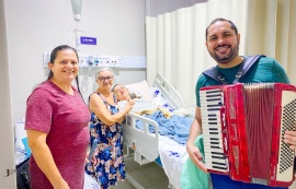Música, alegria e cuidado: iniciativa leva leveza a pacientes do Hospital da Cidade, em Maceió