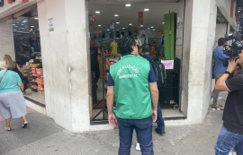 Fiscais de licenciamento urbano e ambiental notificam comércios com som alto no Centro de Maceió