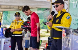 DMTT participa de ação do Abril Verde com simulação de sinistro e orientação sobre uso de capacete