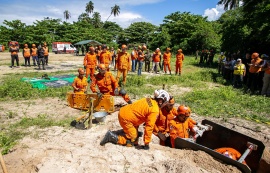 Defesa Civil de Maceió participa de simulado de resgate no Pontal da Barra