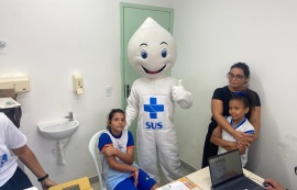 Quase três mil alunos de escolas municipais são vacinados contra a dengue
