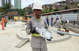Prefeitura expande rede de iluminação em espaços públicos de Maceió
