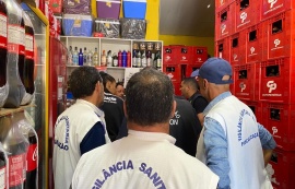 Vigilância Sanitária de Maceió realiza fiscalização para checar procedência de bebidas destiladas