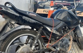 Motociclista inabilitado é abordado após cometer diversas infrações e crimes de trânsito