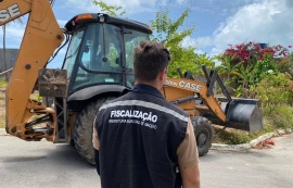 Semsc realiza operação para remover cercas irregulares em área verde