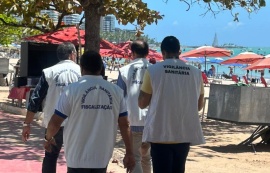 Vigilância Sanitária realiza ação educativa na orla marítima de Maceió