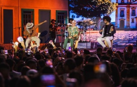Projeto Dominguinho emocionou o público no Festival Verão Massayó ao celebrar as raízes do forró e a identidade cultural do Nordeste
