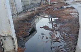 Falha em estação elevatória da BRK causa extravasamento de esgoto no Centro de Maceió