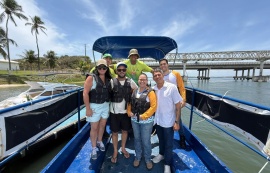 Autarquia de Limpeza Urbana apresenta Ecoboats para ativista ambiental Diego Saldanha