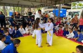 Semsc promove ação com entrega de kits para alunos do Judô na Guarda