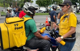 Blitz educativa com motociclistas marca início do Maio Amarelo em Maceió
