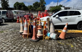 DMTT apreende cones e cavaletes utilizados indevidamente no São João