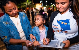 Prefeitura distribui pulseiras de identificação para crianças no São João Massayó