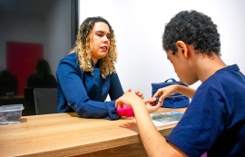 Fonoterapia amplia comunicação e autonomia de crianças atendidas na Casa do Autista de Maceió