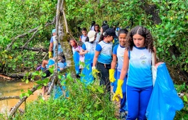 Estudantes da rede municipal aprendem sobre preservação em ação no manguezal