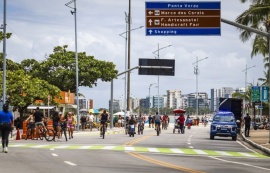 Prefeitura de Maceió determina restrição de bandeiras e wind banners na orla