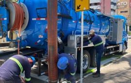 Infraestrutura realiza serviços de drenagem na orla da Ponta Verde