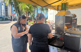 Segurança Cidadã conscientiza ambulantes sobre uso excessivo de equipamentos na Rua Aberta