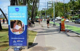 Estações de hidratação refrescam verão de maceioenses e turistas