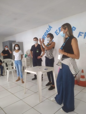 Equipes de residentes trabalharam os temas com o grupo dos bombeiros mirins e trouxeram tema. Foto: Cortesia