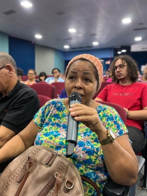 Jane Cleide, 60 anos, vai fazer o curso de costureiro sob medida. Foto: Clara Vieira/ Ascom Semdes