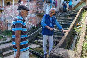 Gerente das Grotas visitou o local e identificou problemas estruturais. Foto: Célio Júnior