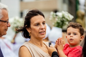 Maria Amélia prestigiou o Dia das Flores ao lado de Miguel. Foto: Felipe Sóstenes/Secom Maceió.