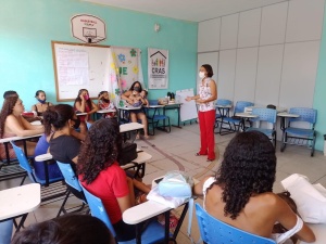 Encontro contou com roda de conversa sobre o Auxílio Brasil. Foto: Cras Área Lagunar