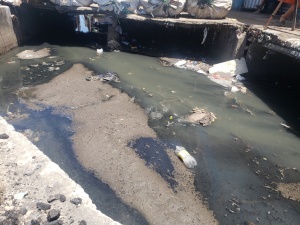 Canal do Carvão passa por limpeza e desassoreamento. (Foto: Ascom Semtabes)