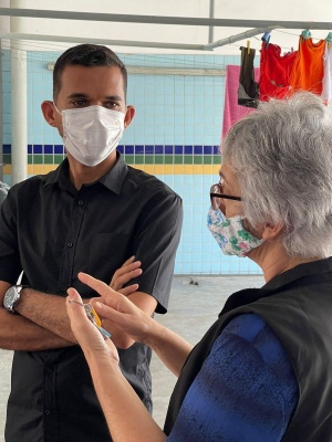 Secretário visitou unidade de acolhimento de imigrantes e refugiados