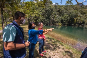 Adriana Codá pensa no aproveitamento da área com a inclusão dos moradores de Fernão Velho / Foto: Itawi Albuquerque