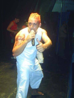 Comunicação oral segue possível, reforçando vínculos e autonomia, especialmente importante para quem tem a música como parte essencial da identidade. Foto: Acervo Pessoal