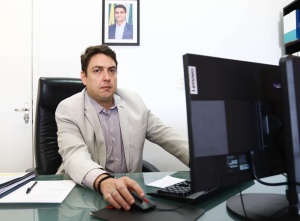 Para o secretário de Educação, José Neto, os professores merecem todas as honrarias pois são os pilares educação em Maceió. Foto: Pedro Farias/Ascom Semed