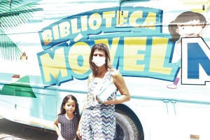 Juliana Amaral com sua filha, Maria Júlia. Foto: Jamerson Soares (estagiário)/Ascom Semed